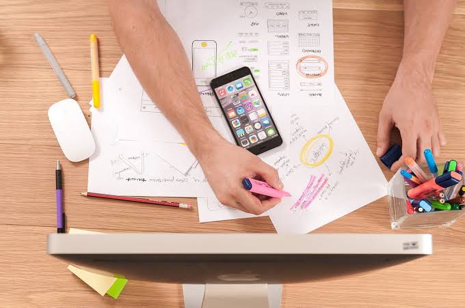 Licensing vs Selling a Product: Meaning, Differences & Examples