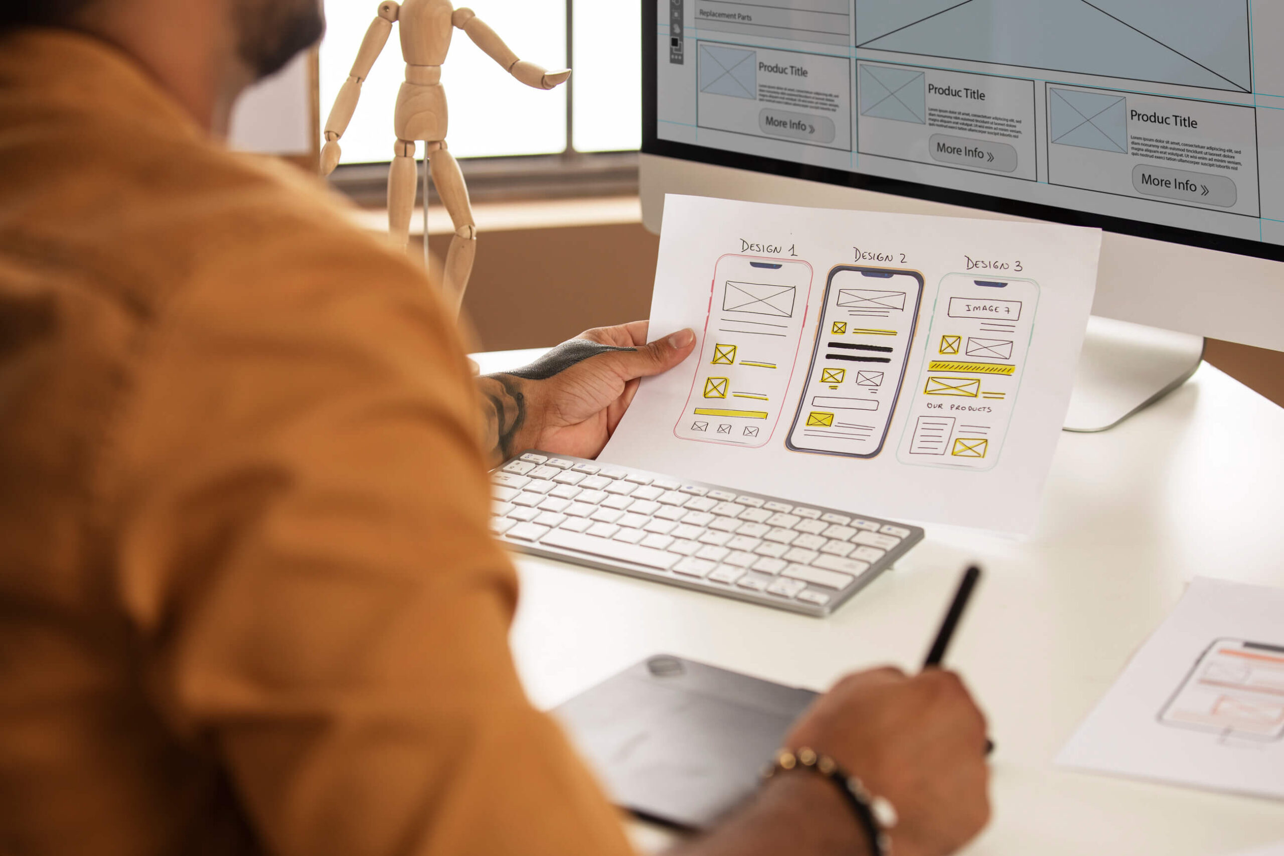 Licensing vs Selling a Product: Meaning, Differences & Examples